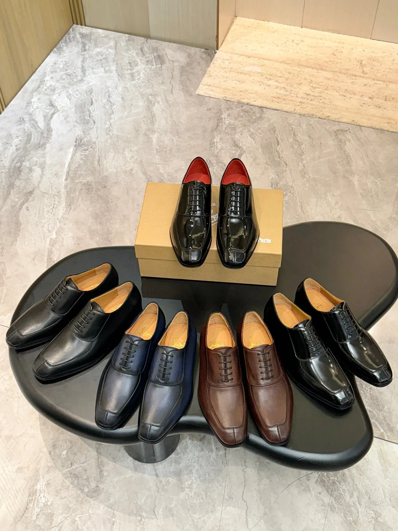 [CL red sole shoes] Top P: 1020💰 Size 39-44 (⚠️38.45.46.47 custom-made, non-returnable and non-exchangeable) 🆑High-end men's business formal leather shoes, original authentic top quality goods ••✅💯 Top original order purchasing agent! Original imported patterned cowhide ➕Imported cowhide lining ➕Cowhide feet ➕Original leather outsole~🉑️Feel free to compare the authentic ones!
